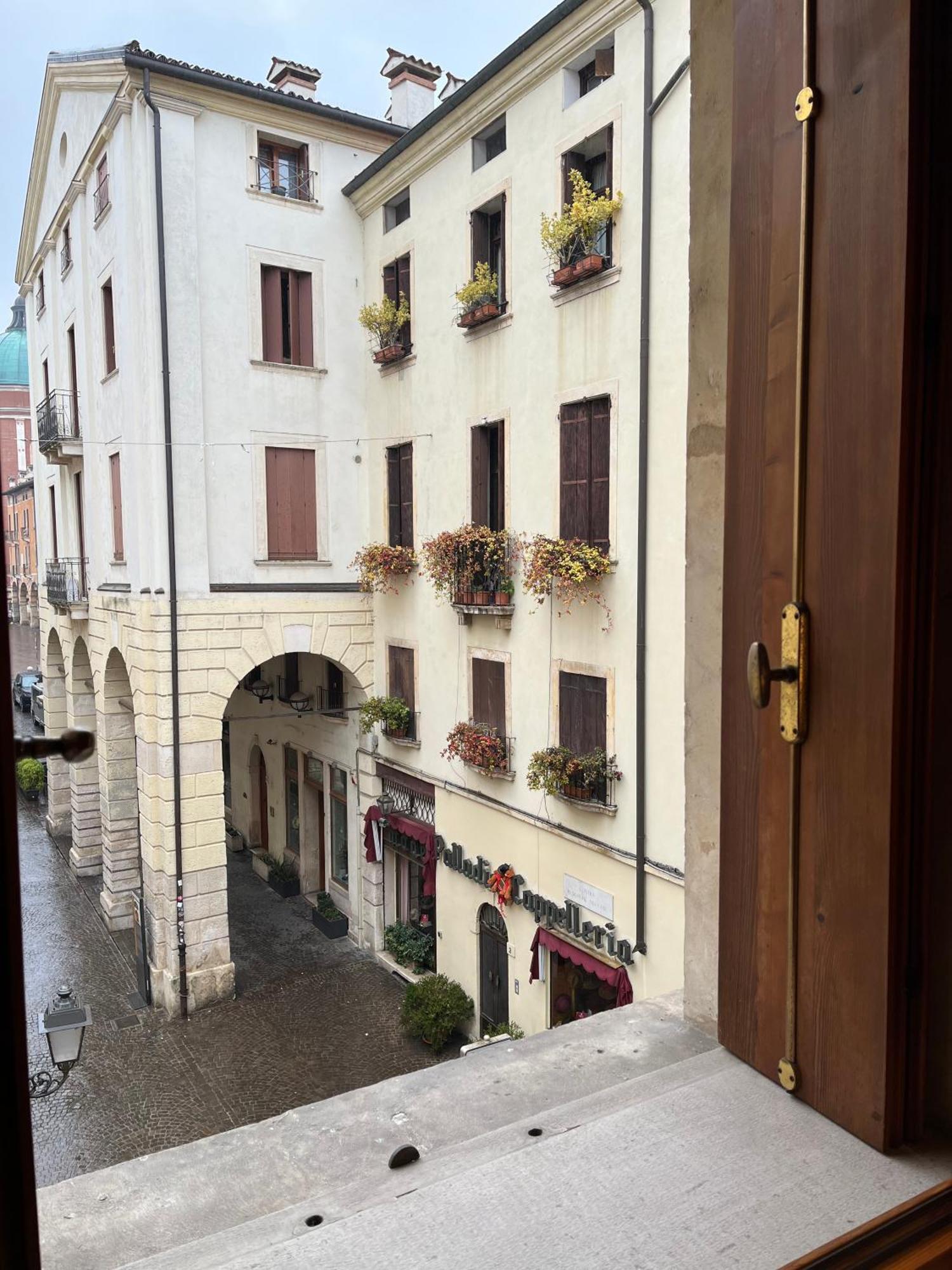 Appartement Il Campanile à Vicence Extérieur photo